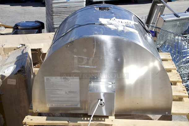 BRAND NEW SCRATCH & DENT! Backyard Pro 31 3/4" Stainless Steel Hybrid Wood / Liquid Propane Outdoor Countertop Pizza Oven - Dented On The Exterior, Missing Scrub Brush, Appears To Be No Damage To the Inside Or Ceramic Tiles.  - Image 6 of 10
