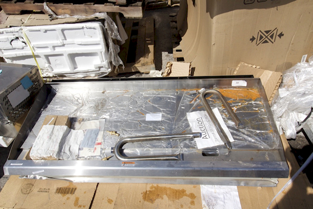 BRAND NEW SCRATCH & DENT! Cooking Performance Group GM-CPG-60-NL 60" Gas Countertop Griddle with Manual Controls - 150,000 BTU - Missing Knobs  - Image 2 of 6