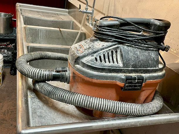 Rigid Portable 4 Gallon Portable Wet/Dry Vac.  - Image 3 of 3