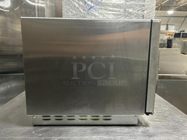 Midea 1034N0A 1000 Watt Medium Duty 1.2 cuft Commercial Microwave
 - Image 5 of 5