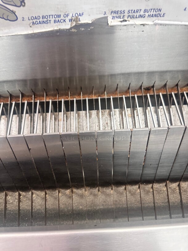 Oliver 711 Countertop Commercial Bread Slicer 115 Volt  - Image 4 of 6
