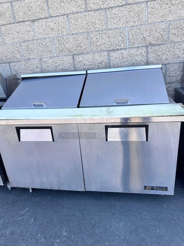 Late Model True TSSU-60 60 inch Mega Top Sandwich/Salad Prep Table w/ Refrigerated Base,115 Volt Working - Image 2 of 7