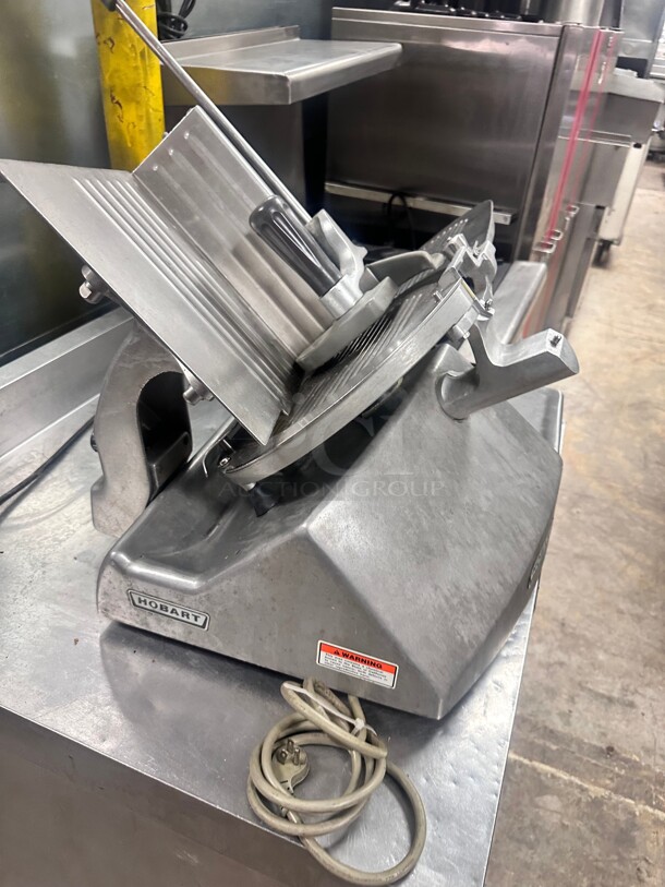 Excellent Condition  Hobart 2612 Commercial Manual Deli Meat Slicer 12" 115 Volt Tested and Working - Image 6 of 6