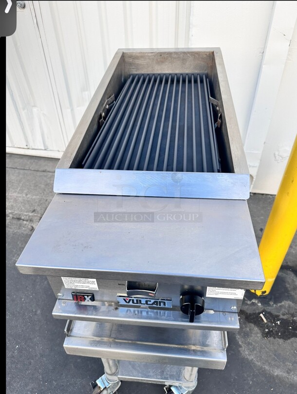 Late Model Vulcan VTEC14 14 1/2 inch Countertop Charbroiler w/ Conversion Burner, Natural Gas Working - Image 6 of 9