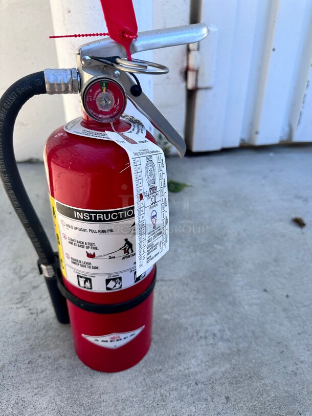 Amerex B500 5 lbs Multi-Purpose ABC Dry Chemical Fire Extinguisher  - Image 2 of 7