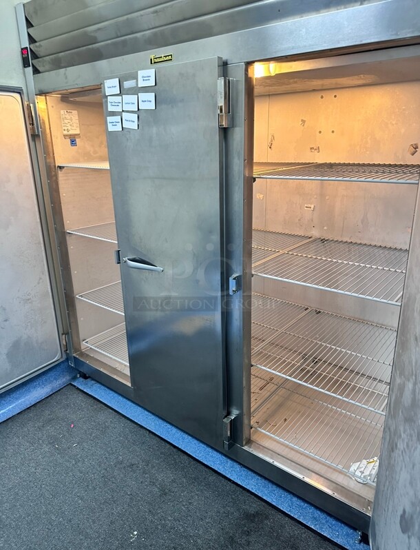 Late Model! Traulsen G31010 77 inch G Series Solid Door Reach-In Freezer with Left / Right / Right Hinged Doors 115 Volt Tested and Working! - Image 7 of 8