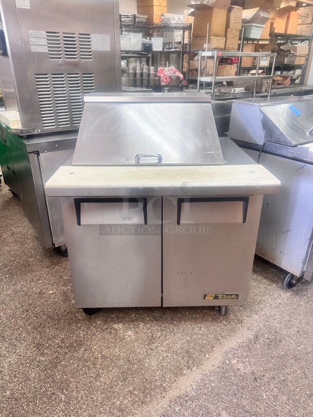 Excellent Condition True TSSU-36-12M-B 36  2 Door Mega Top Refrigerated Sandwich Prep Table 115 Volt Tested and Working - Image 3 of 5