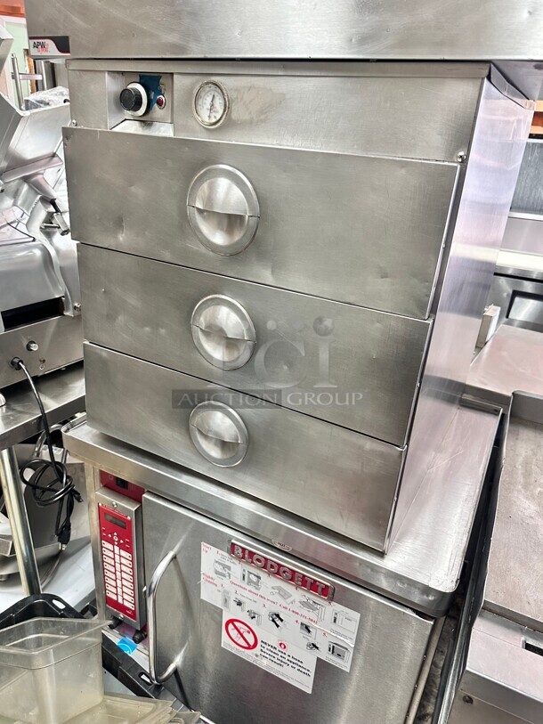 Alto-Shaam 500-3D 24.63"W Freestanding Warming Drawer w/ (3) 23" Compartments, 120v Tested and Working! - Image 3 of 4