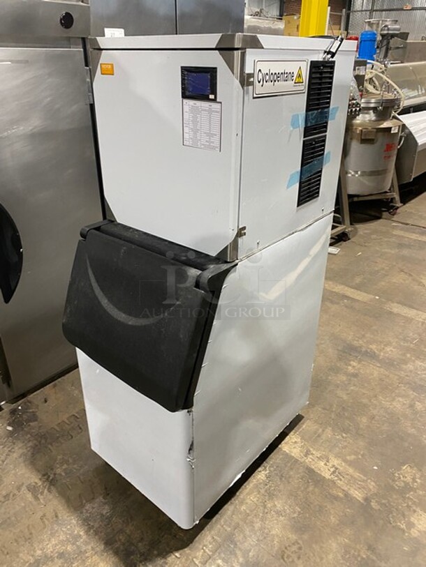 SWEET! LIKE NEW! Late Model 2023 Vevor Commercial Floor Style Ice-Making Machine! With Commercial Ice Bin Attached! All Stainless Steel! With Ice Scooper! On Legs! 115V! Model: LB440TA SN: D2371011972A040651! Working When Removed! - Image 2 of 10