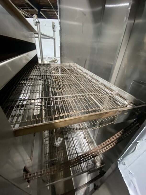 Q Matic Commercial Natural Gas Powered Double Deck Conveyor Pizza Oven! All Stainless Steel! On Casters! 2x Your Bid Makes One Unit! Model: Q80 SN: 200005481 - Image 3 of 10