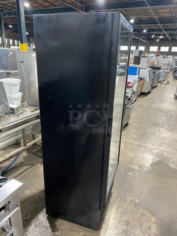 Imbera Commercial Single Door Reach In Cooler Merchandiser! With View Through Door! Model: G319CO2 SN: 111161010359 115V 60HZ 1 Phase - Image 3 of 7