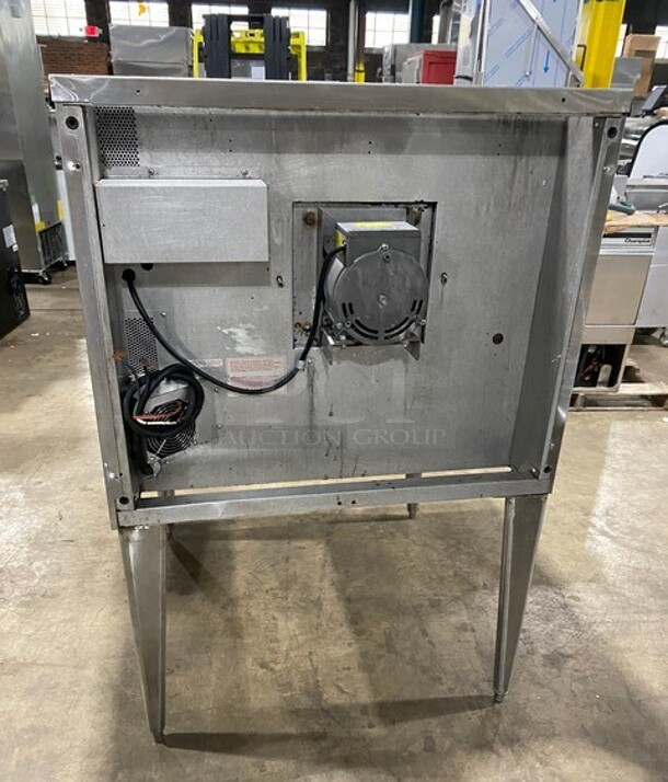 Blodgett Commercial Convection Oven! With View Through Doors! Metal Oven Racks! On Legs!  - Image 3 of 7