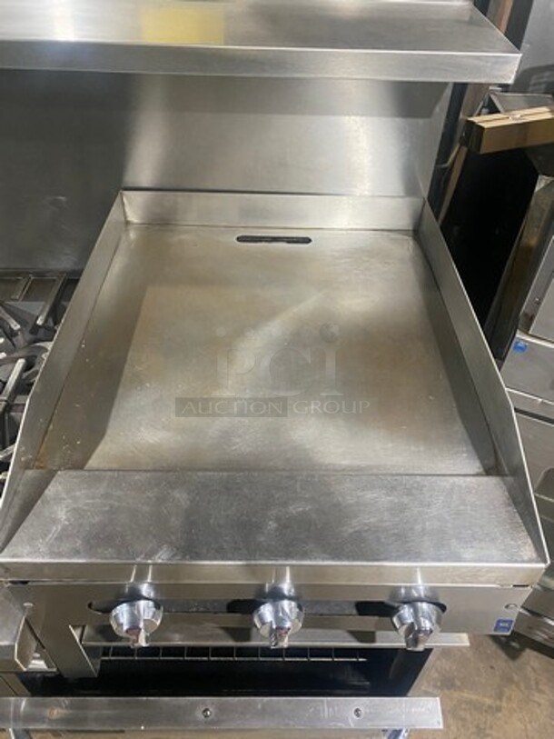 Southbend Commercial LP Powered 6 Burner Stove With Right Side Flat Griddle! Griddle Has Side Splashes! With Raised Back Splash And Salamander Shelf! With 2 Oven Underneath! Metal Oven Racks! All Stainless Steel! On Casters! - Image 7 of 11