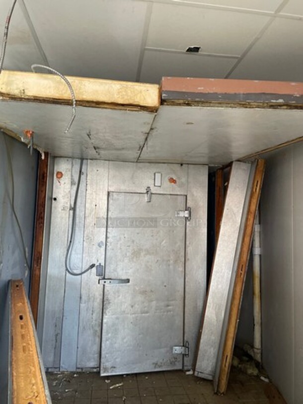 NICE! Kolpak Commercial Walk In Cooler And Freezer Combo Unit! Cooler Has NO FLOOR, Freezer WITH FLOOR! With Blower! NO COMPRESSOR! METRO RACKS NOT INCLUDED! Box Size 7' By 13'.5 By 8'! - Image 8 of 11
