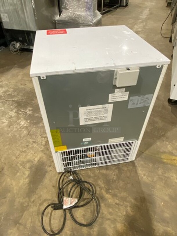 ABS Single Door Undercounter Refrigerator! With View Through Door! Poly Coated Racks! Model: PHABTHCUCBI0404GADADJA SN: ABS91666722005V52 115V 60HZ 1 Phase - Image 3 of 8