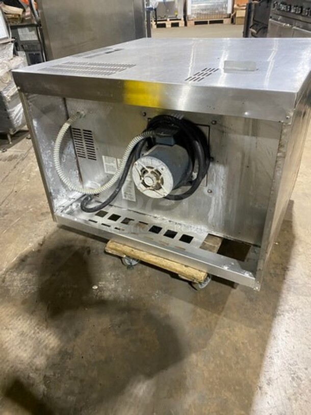 Bakers Pride Commercial Electric Powered Single Deck Convection Oven! With View Through Doors! Metal Oven Racks! All Stainless Steel! With Legs! Model: GDCO11G SN: 555361102003 208V 60HZ 1/3 Phase - Image 3 of 9