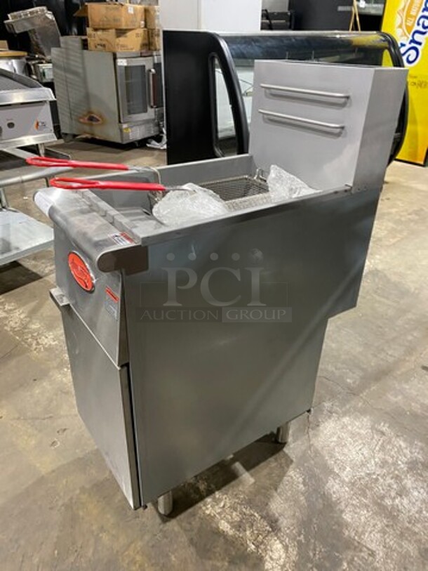 NEW! OUT OF THE BOX! LATE MODEL! 2021 Avantco Commercial Natural Gas Powered Deep Fat Fryer! With 2 Metal Frying Baskets! With Back Splash! All Stainless Steel! On Legs! Model: FF300N SN: 21040637VA - Image 2 of 9