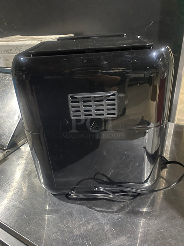 Insignia Countertop 10 Quart Digital Air Fryer! Model: NSAFO6DBK1 120V 60HZ - Image 3 of 8