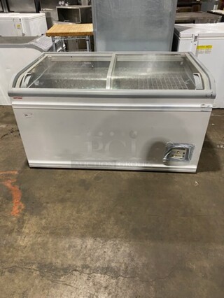 AHT Commercial Reach Down Chest Freezer Display Merchandiser! Model: PARIS145 SN: 40990900000112 110/120V 60HZ 1 Phase