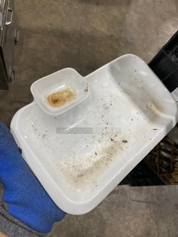 MISCELLANEOUS! Assorted Style Glass Vase, Candle Holders! And More! Includes Black Poly Crate! 5x Your Bid! - Image 4 of 9