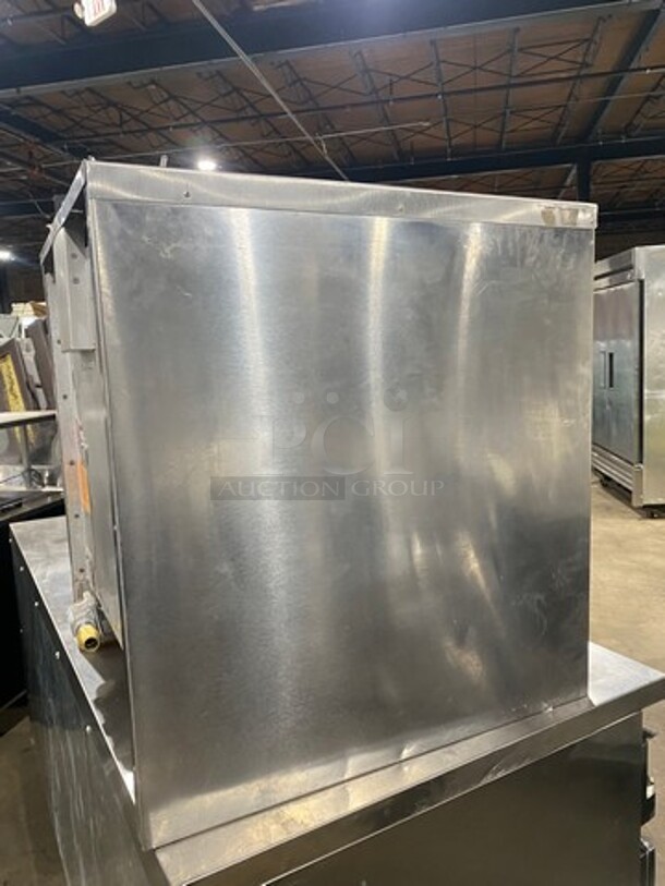 Castle Commercial Natural Gas Powered Pizza/ Baking Oven! All Stainless Steel! Model: P019 SN: 3L21 - Image 3 of 8