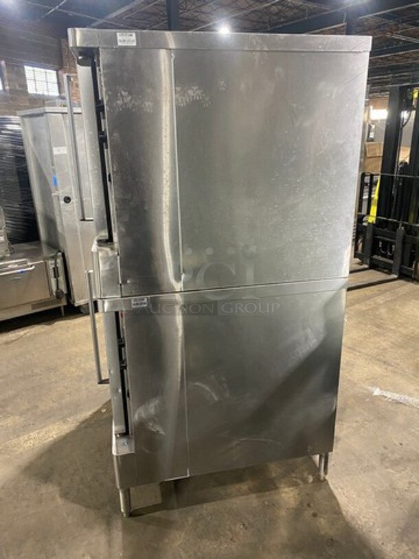 NICE! Blodgett Commercial Electric Powered Double Deck Convection Oven! With View Through And Solid Doors! Metal Oven Racks! All Stainless Steel! On Legs! 2x Your Bid Makes One Unit! SN: 121813XF081T - Image 4 of 11