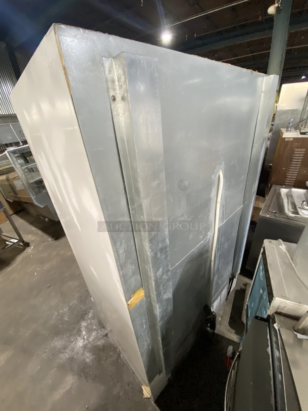 MASTER-BILT Metal Commercial 2 Door Reach In Freezer Merchandizer! MODEL:BLG-48HD SN:LV486729!  - Image 4 of 10