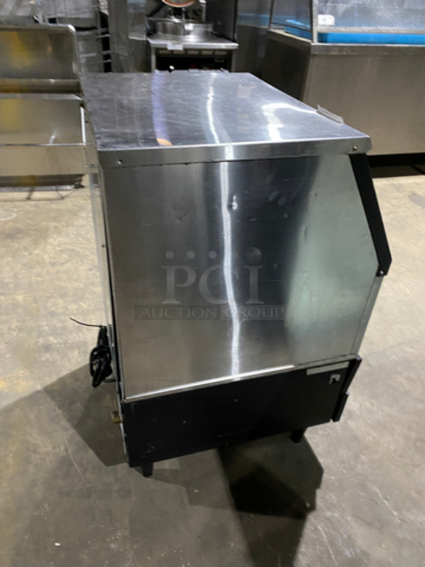 COOL! Maxx Ice Under The Counter Automatic Ice Maker! With Stainless Steel Body! On Legs! Model: MIM250 SN: 02500816284 115V 60HZ 1 Phase - Image 3 of 8
