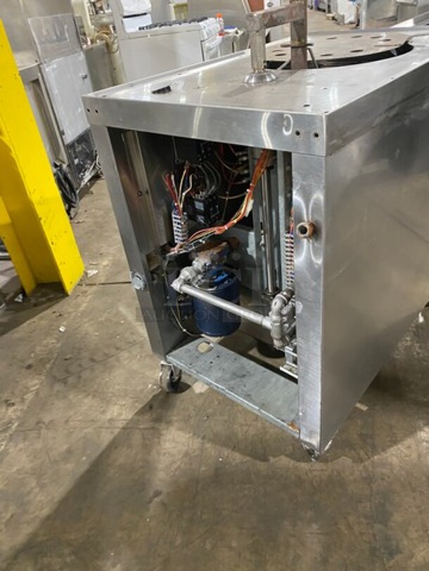 WOW! Giles Electric Powered Heavy Duty Open Fryer! With Automatic Lift And Basket! With Oil Filter System! Model: GEF400 SN: A909240817 208V 60HZ 3 Phase - Image 3 of 10