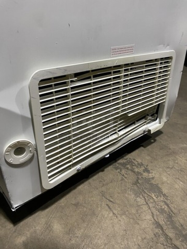 Vestfrost Floor Style Reach Down Ice Cream Freezer! Model IKG403 Serial 84314914! 115V 1 Phase!  - Image 7 of 9