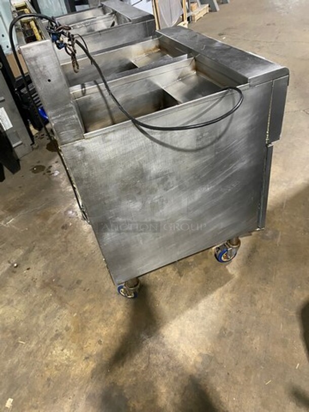 Frymaster Commercial Natural Gas Powered 4 Bay Deep Fat Fryer! With Middle Fryer Basket Rack! With Oil Filter System! All Stainless Steel! On Casters! Model: FMPH455SC SN: 0904IK0007 - Image 3 of 12