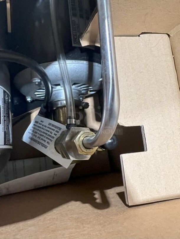 New In The Box! Big Mac Carbonator Tank! Model 41568 Serial ZMC6188383!  - Image 3 of 6