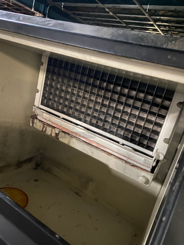 Maxx Ice Commercial Under The Counter Automatic Ice Maker! Stainless Steel Body! On Small Legs! Model: MIM250 SN: 1303025000050 115V 60HZ 1 Phase - Image 5 of 8