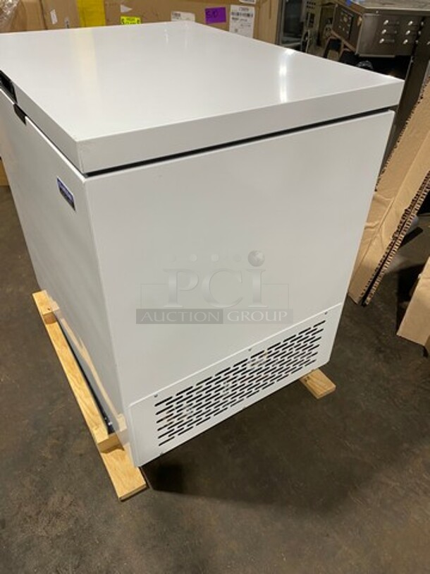 SCRATCH-N-DENT! Ojeda Commercial Reach Down Chest Freezer/ Cooler! With Hinged Top Lid! Model: NCFH34 SN: 000485330156Z 120V 60HZ 1 Phase - Image 3 of 9