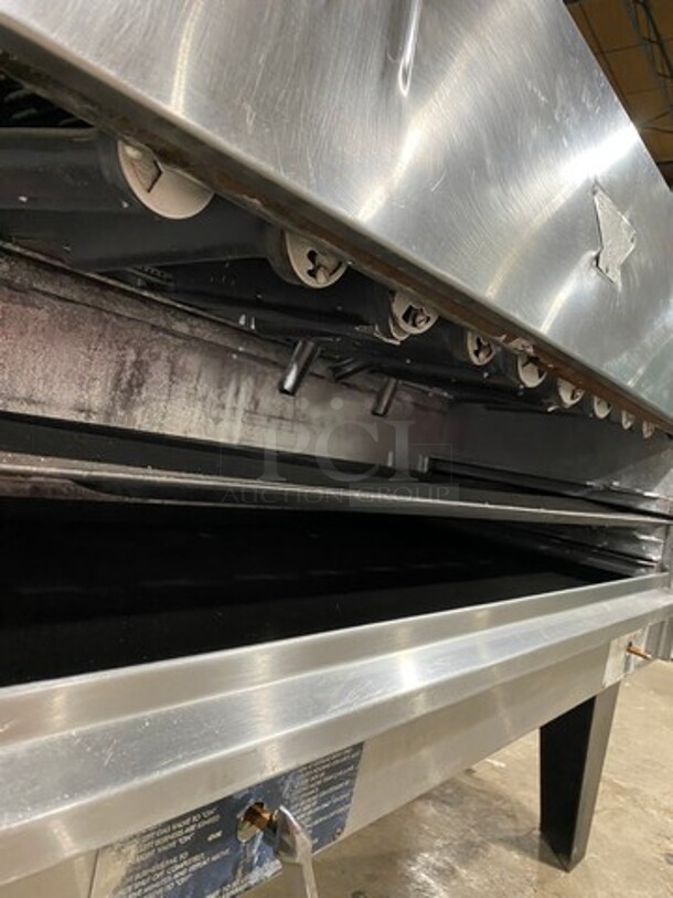 Bakers Pride Commercial Gas Powered Char Broiler Grill! All Stainless Steel! On Legs! - Image 5 of 8