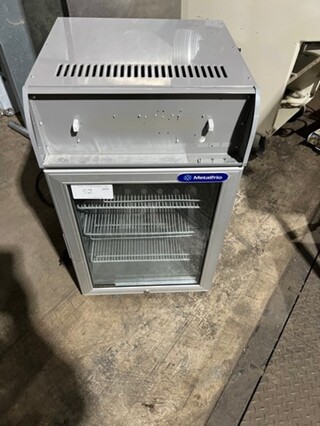 Metalfrio Countertop/ Undercounter Mini Fridge! With View Through Door! With Racks! Model: MT84