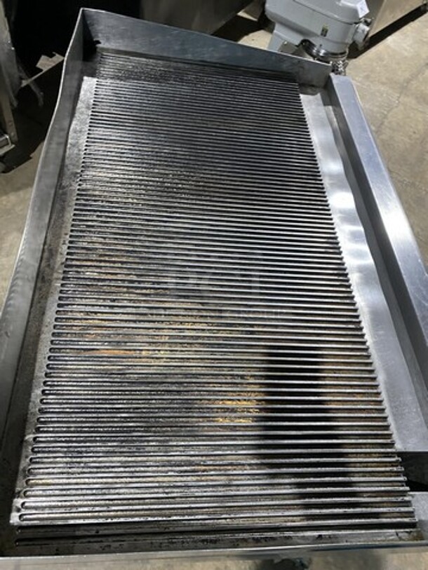 Great! Imperial Natural Gas Powered 48 Inch Thermostatic Control Grooved Top Grill! Model IGG48! Grooved Grill Gives An Attractive Char Broiler Look! On Stainless Steel Grill Stand On Casters!  - Image 5 of 10