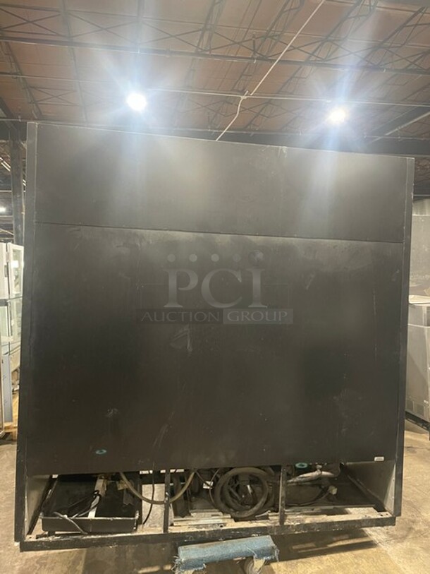 Nice! True GDM-72-LD Metal Commercial 3 Door Reach In Freezer Merchandiser w/ Poly Coated Racks on Commercial Casters. 115 Volts, 1 Phase - Image 2 of 7