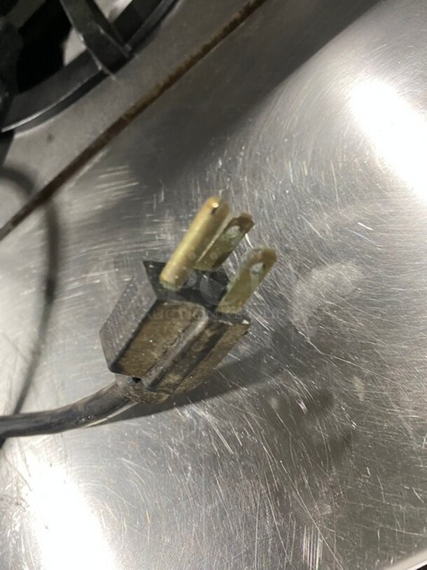 WOW! Hussmann Southbend Stainless Steel Commercial 12 Burner Stove! With One Full Size Convection Oven And Full Size Oven! With Raised Back Splash And Salamander Overhead! On Commercial Casters! Working When Removed! - Image 12 of 12