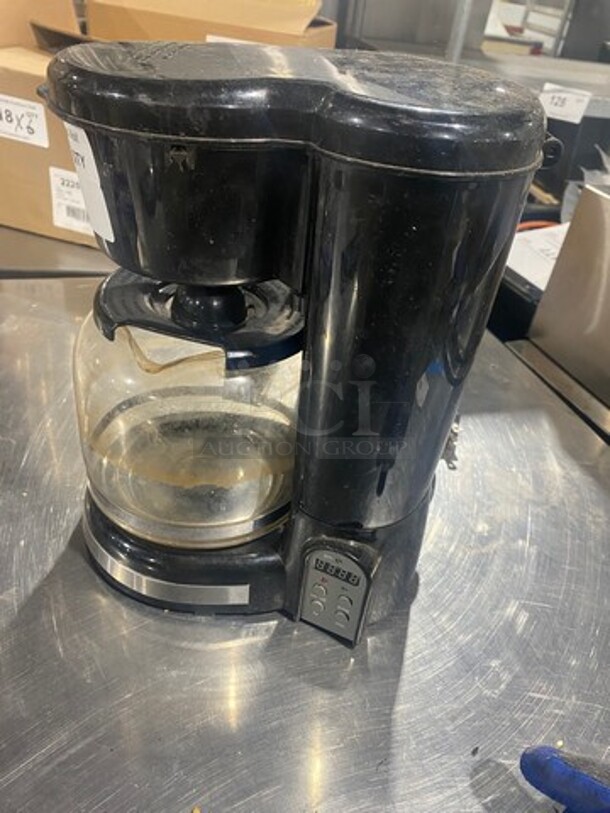 Countertop Coffee Maker Machine! With Coffee Pot! - Image 4 of 9