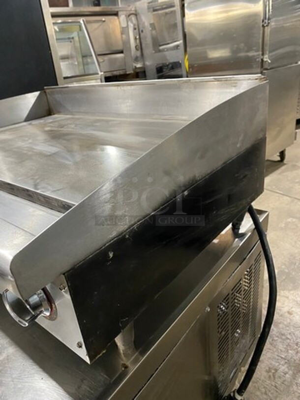 Star Max Commercial Countertop Electric Powered Flat Top Griddle! With Back And Side Splashes! All Stainless Steel! On Small Legs! - Image 3 of 7