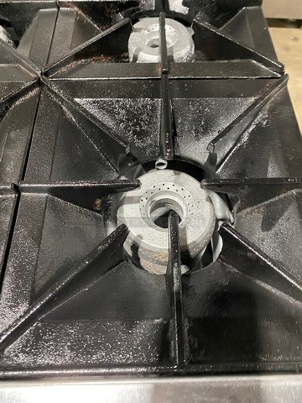Vulcan Commercial Natural Gas Powered 6 Burner Stove! With Raised Back Splash And Salamander Shelf! With Oven Underneath! All Stainless Steel! Model: 36S6BN SN: 481938247 - Image 6 of 9