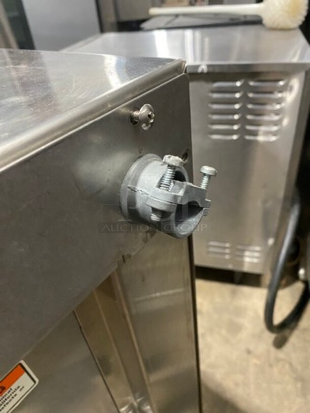 Hobart Commercial Undercounter Heavy Duty Dishwasher! With Poly Dish Rack! All Stainless Steel! Model: LXIH SN: 231066373 120/208-240V 60HZ 1 Phase - Image 9 of 9