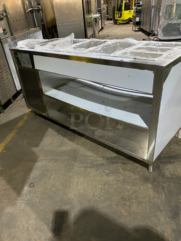 NEW! NEVER USED! Bayonne Commerical 5 Bay Cold Pan/Cold Food Buffet Counter! With Folding Serving Counter! With 2 Shelf Storage Underneath! All Stainless Steel! On Legs! Model: CPM-72 SN:7195 120V 60HZ 1 Phase - Image 4 of 12