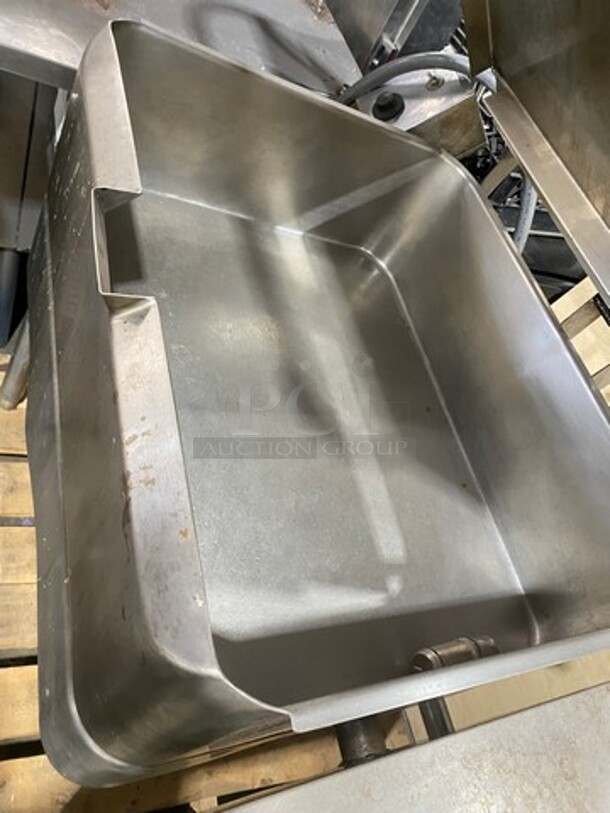 Groen Commercial Gas Powered Skillet/Braising Pan! All Stainless Steel! On Legs! - Image 5 of 10