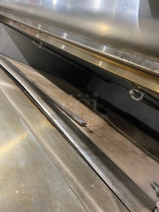 WOW! Blodgett Electric Powered Single Deck Pizza/Baking Oven! All Stainless Steel! On Legs! WORKING WHEN REMOVED! Model: 1048DD/AA-S SN: 112296QC092A 120V 60HZ 1 Phase - Image 5 of 10