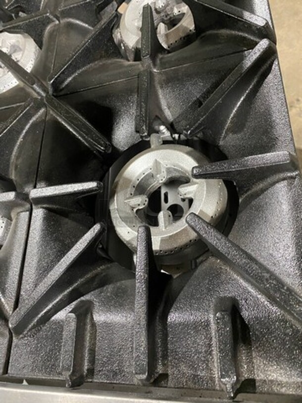 Sunfire Commercial Natural Gas Powered 6 Burner Stove! With Raised Back Splash And Salamander Shelf! With Oven Underneath! All Stainless Steel! On Casters! - Image 6 of 10