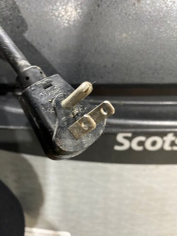 SCOTSMAN Undercounter Medium Cube Ice Machine! Model CU0920MA-1A Serial 19111320012063 115V/60Hz/1 Phase - Image 7 of 7