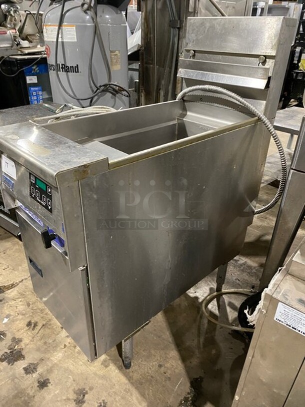 Late Model! 2017 Pitco Solstice Supreme Stainless Steel Commercial Floor Style Pasta Cooker With Digital Control! On Legs! Working When Removed! MODEL SSPE14 SN:E17HA051296 208V 1PH  - Image 2 of 9