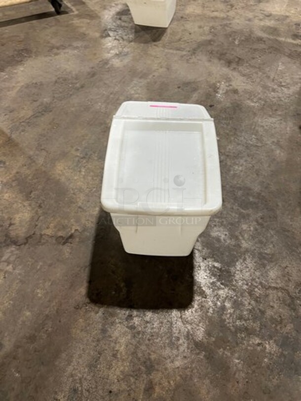 Tucker Countertop White Poly Ingredient Bin! - Image 4 of 6